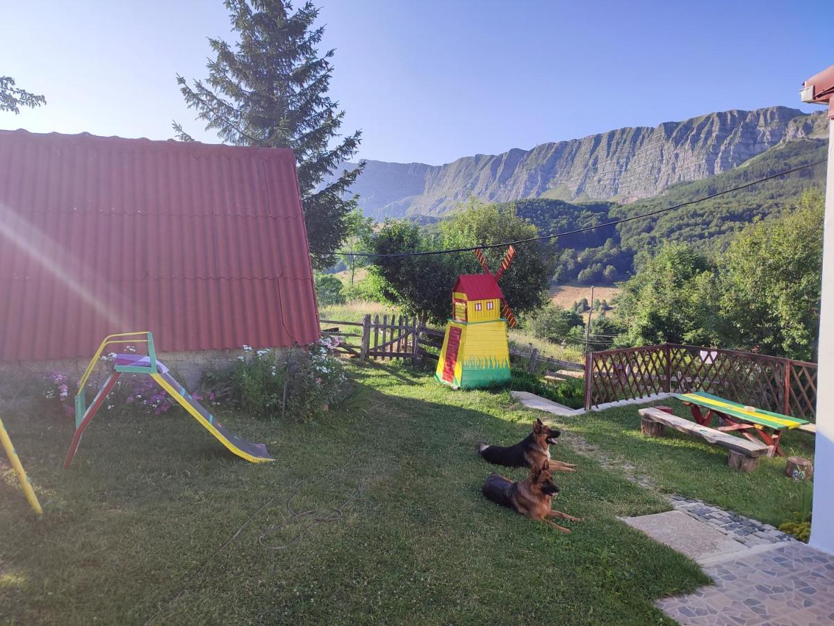 Cemerno Cottage Gacko Zewnętrze zdjęcie