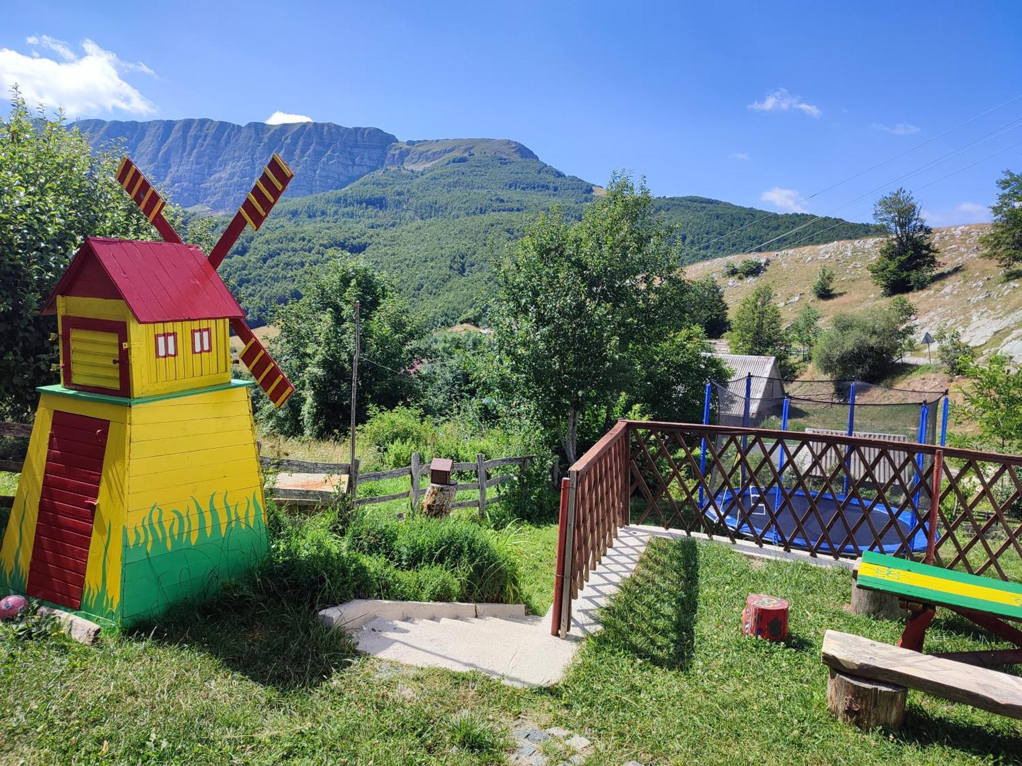 Cemerno Cottage Gacko Zewnętrze zdjęcie