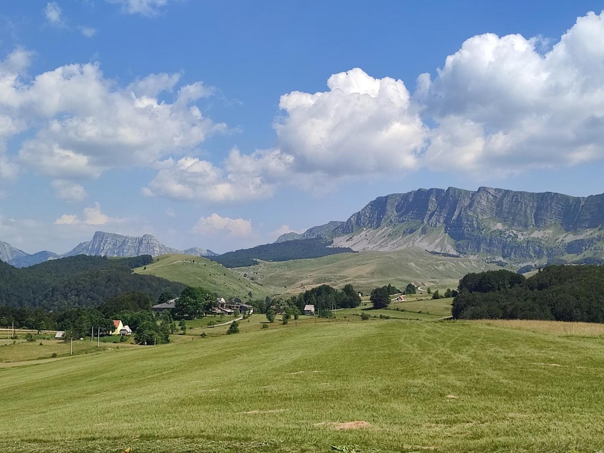 Cemerno Cottage Gacko Zewnętrze zdjęcie